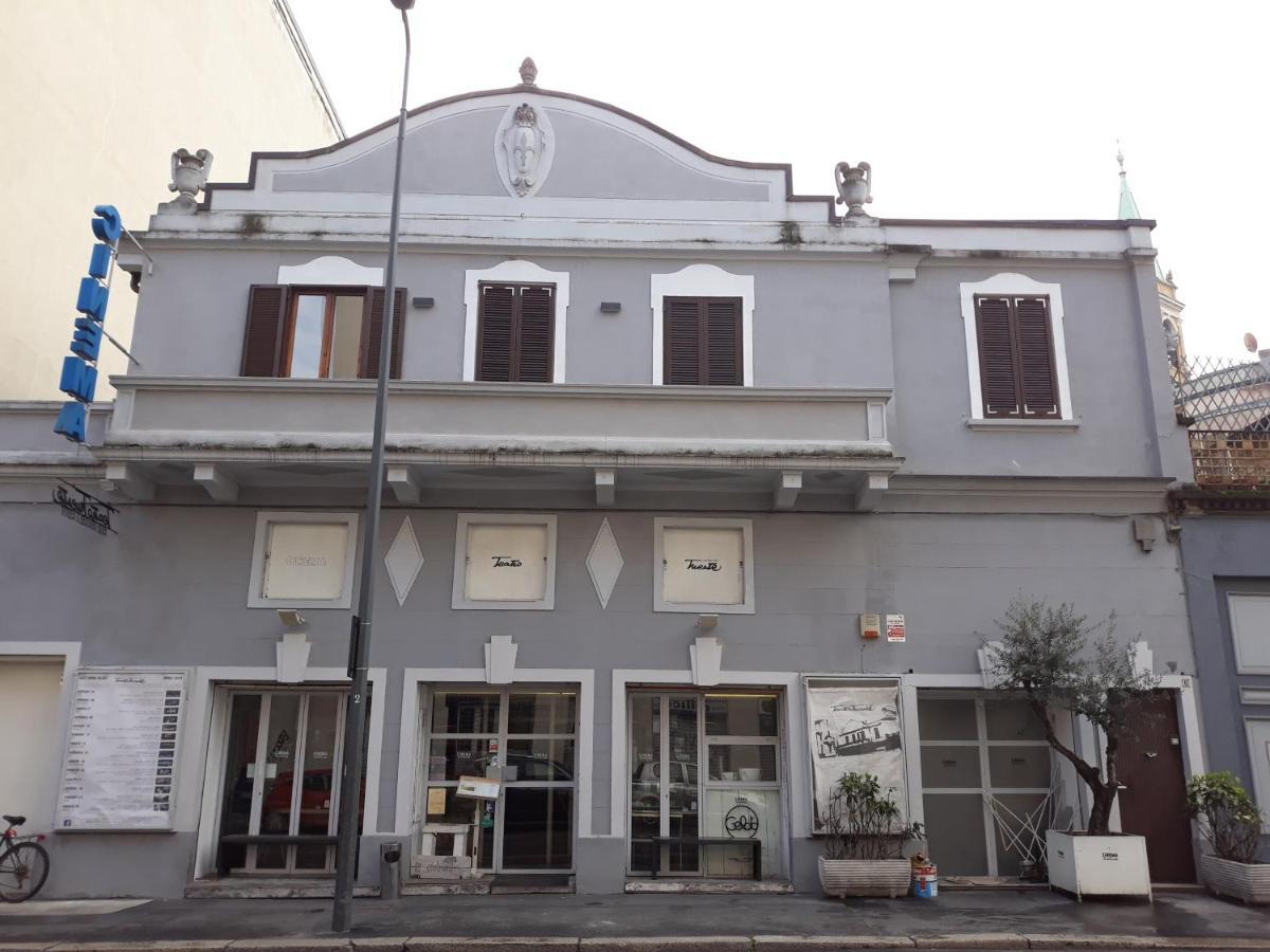 La Locanda Del Teatro Milano Exteriör bild
